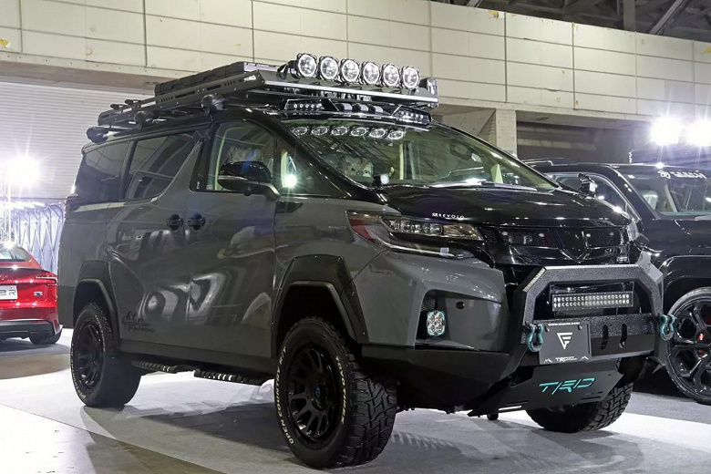 Land Cruiser больше не нужен? Toyota Alphard превратили в брутальный вездеход